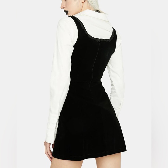 NEW Velvet Lace Up Square Neck Dresss - Picture 2 of 5